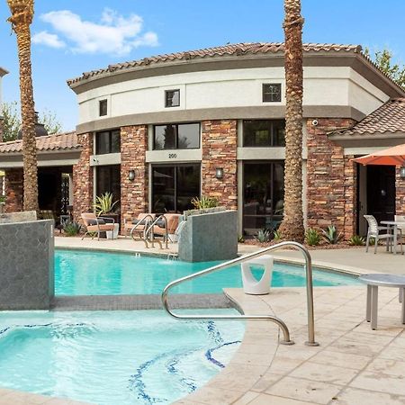 Cozysuites Glendale By The Stadium With Pool 05 Exterior photo