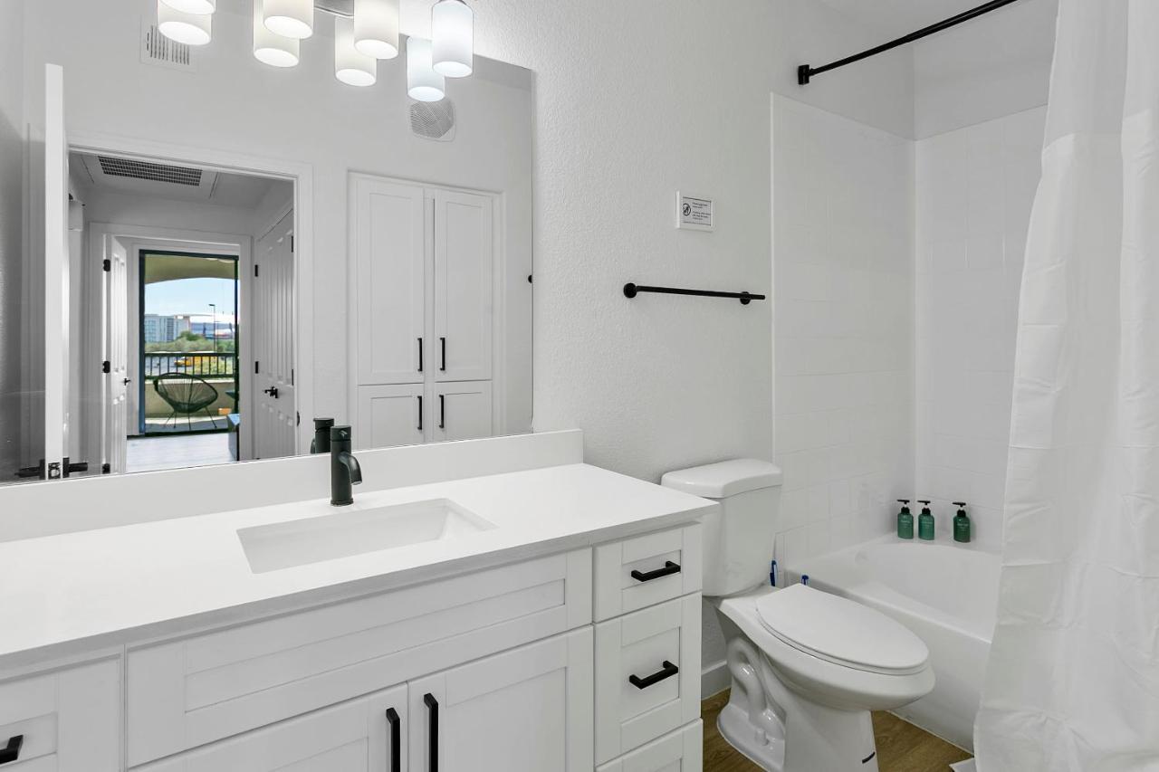 Cozysuites Glendale By The Stadium With Pool 05 Exterior photo